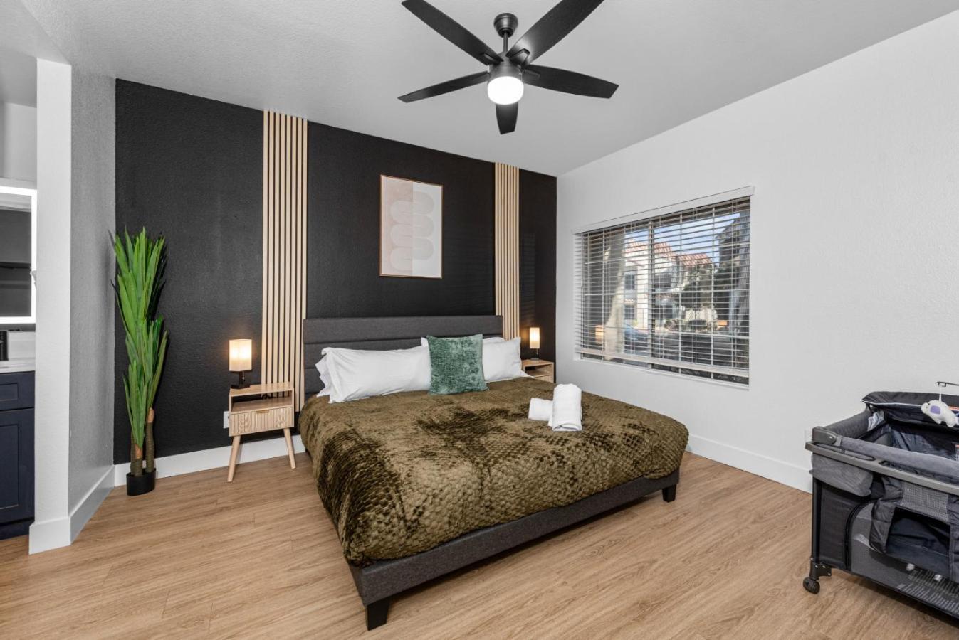 Apartment Modish 2br Pickleball & Basketball Ct,pool,bbq&pet Frndly