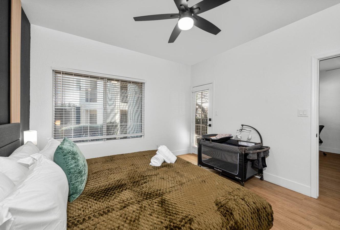 Apartment Modish 2br Pickleball & Basketball Ct,pool,bbq&pet Frndly